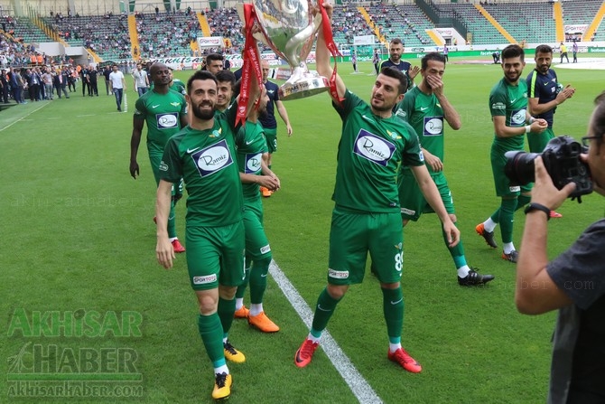 Akhisarspor, Ziraat Türkiye Kupası ile sahada taraftarı selamladı 13