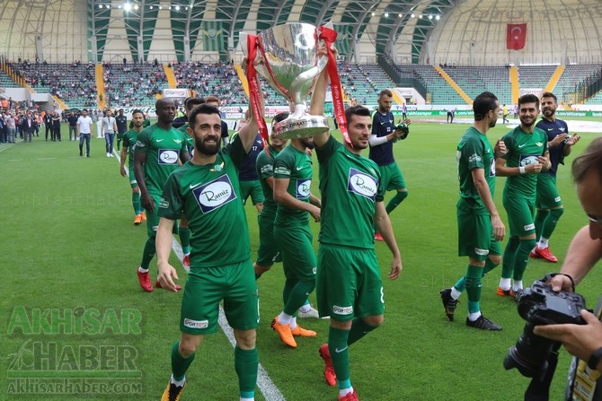 Akhisarspor, Ziraat Türkiye Kupası ile sahada taraftarı selamladı 14