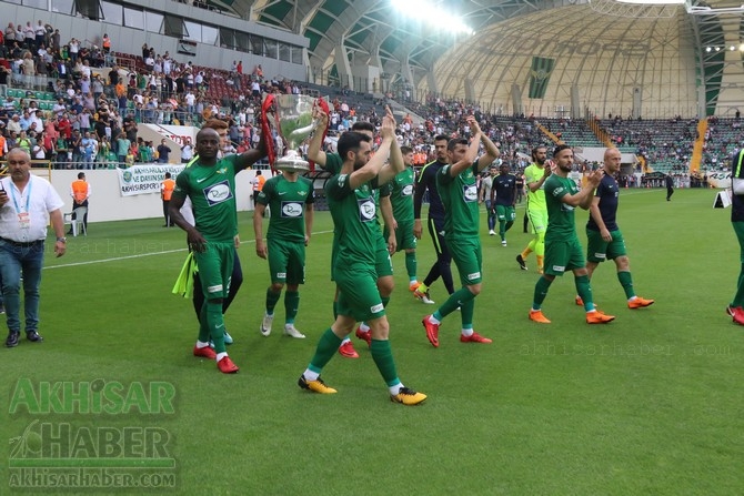 Akhisarspor, Ziraat Türkiye Kupası ile sahada taraftarı selamladı 16