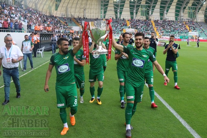 Akhisarspor, Ziraat Türkiye Kupası ile sahada taraftarı selamladı 20