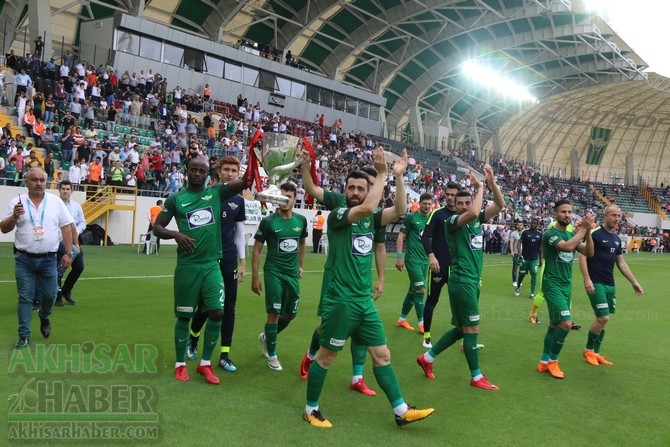 Akhisarspor, Ziraat Türkiye Kupası ile sahada taraftarı selamladı 22