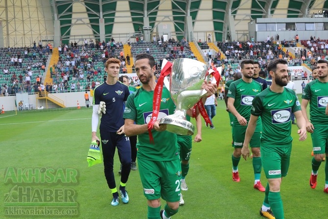 Akhisarspor, Ziraat Türkiye Kupası ile sahada taraftarı selamladı 28