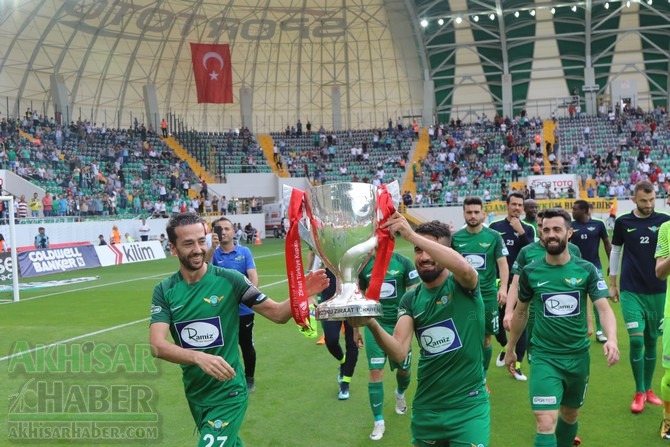 Akhisarspor, Ziraat Türkiye Kupası ile sahada taraftarı selamladı 31