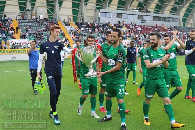 Akhisarspor, Ziraat Türkiye Kupası ile sahada taraftarı selamladı 32