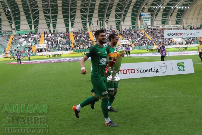 Akhisarspor, Ziraat Türkiye Kupası ile sahada taraftarı selamladı 57