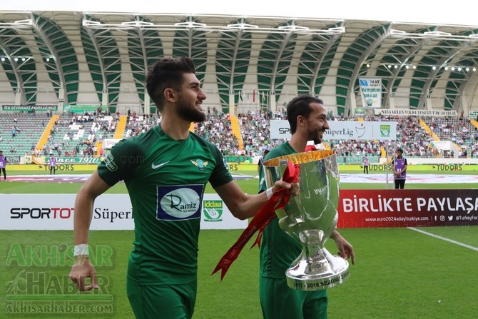 Akhisarspor, Ziraat Türkiye Kupası ile sahada taraftarı selamladı 59