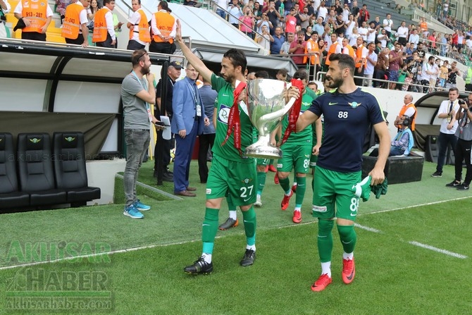 Akhisarspor, Ziraat Türkiye Kupası ile sahada taraftarı selamladı 6