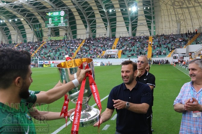 Akhisarspor, Ziraat Türkiye Kupası ile sahada taraftarı selamladı 60