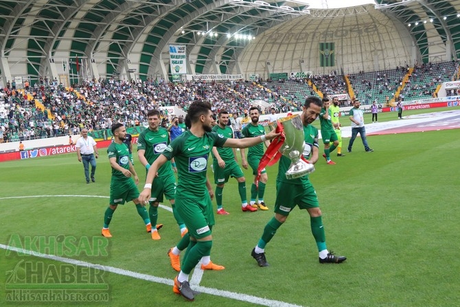 Akhisarspor, Ziraat Türkiye Kupası ile sahada taraftarı selamladı 67