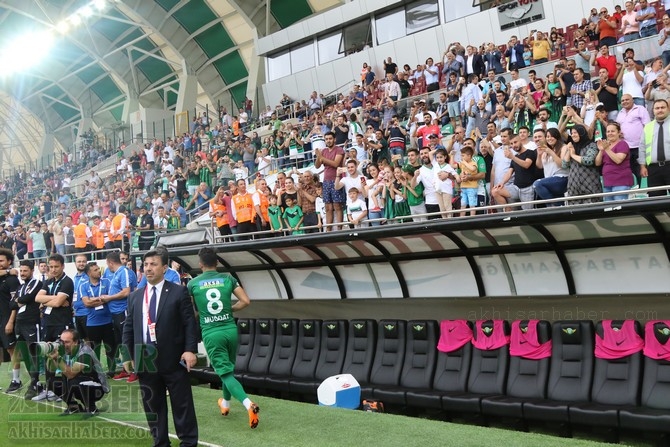 Akhisarspor, Ziraat Türkiye Kupası ile sahada taraftarı selamladı 68