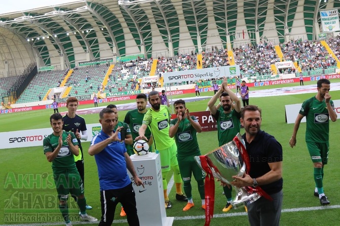 Akhisarspor, Ziraat Türkiye Kupası ile sahada taraftarı selamladı 70