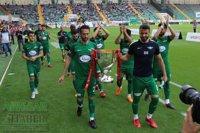 Akhisarspor, Ziraat Türkiye Kupası ile sahada taraftarı selamladı 8