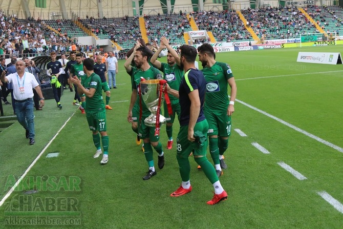 Akhisarspor, Ziraat Türkiye Kupası ile sahada taraftarı selamladı 9