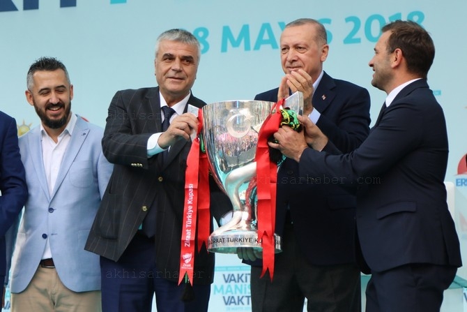 Cumhurbaşkanı Recep Tayyip Erdoğan, Akhisar'da miting yaptı 212