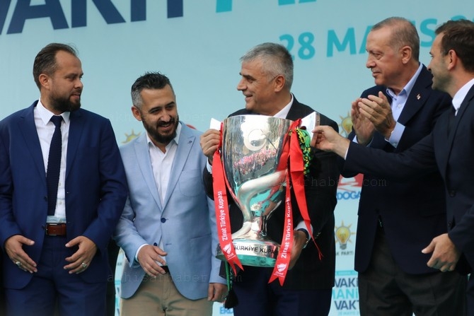 Cumhurbaşkanı Recep Tayyip Erdoğan, Akhisar'da miting yaptı 213