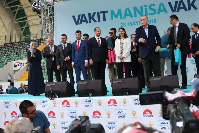 Cumhurbaşkanı Recep Tayyip Erdoğan, Akhisar'da miting yaptı 240