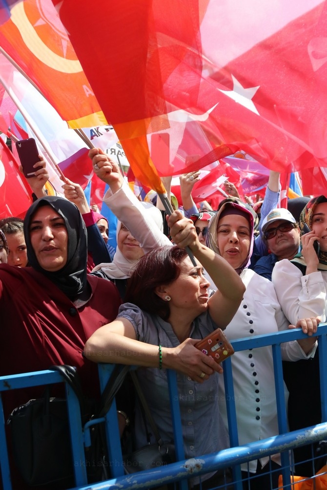 Cumhurbaşkanı Recep Tayyip Erdoğan, Akhisar'da miting yaptı 56