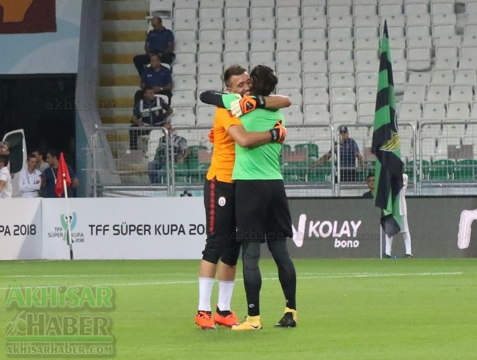 Süper Kupa heyecanı başlıyor! İşte Akhisarspor ve Galatasaray saha içind 14