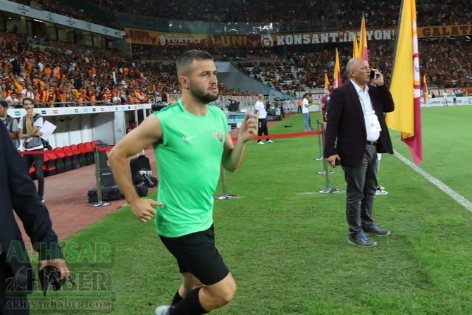 Süper Kupa heyecanı başlıyor! İşte Akhisarspor ve Galatasaray saha içind 17