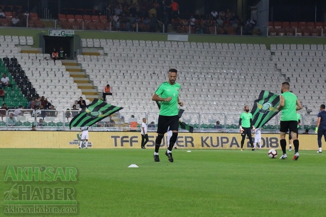 Süper Kupa heyecanı başlıyor! İşte Akhisarspor ve Galatasaray saha içind 26