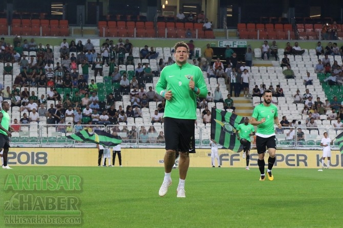 Süper Kupa heyecanı başlıyor! İşte Akhisarspor ve Galatasaray saha içind 27