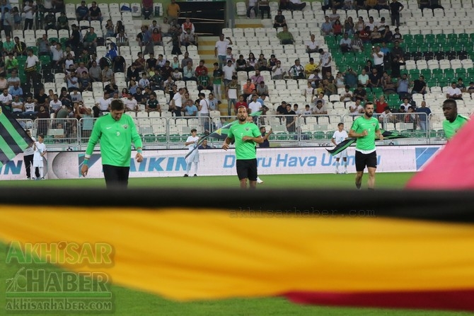 Süper Kupa heyecanı başlıyor! İşte Akhisarspor ve Galatasaray saha içind 37