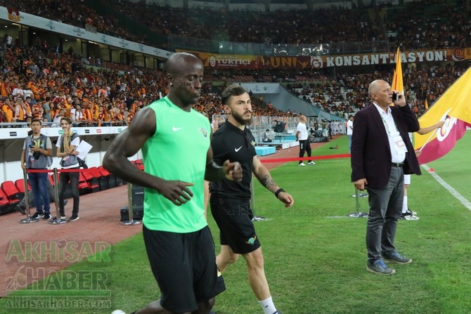 Süper Kupa heyecanı başlıyor! İşte Akhisarspor ve Galatasaray saha içind 38