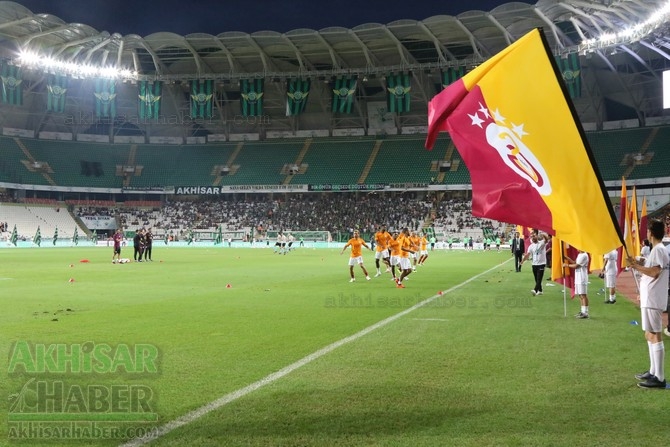 Süper Kupa heyecanı başlıyor! İşte Akhisarspor ve Galatasaray saha içind 50