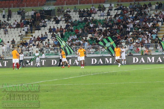 Süper Kupa heyecanı başlıyor! İşte Akhisarspor ve Galatasaray saha içind 52