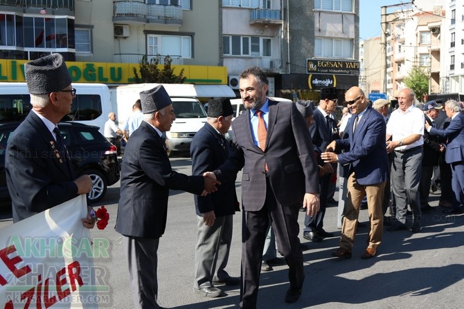 Akhisar'da 19 Eylül Gaziler günü törenle kutlandı 100