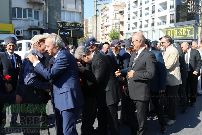 Akhisar'da 19 Eylül Gaziler günü törenle kutlandı 104