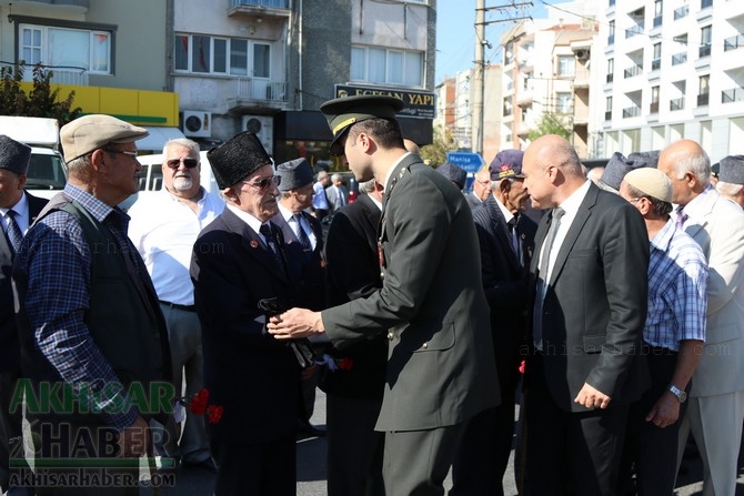 Akhisar'da 19 Eylül Gaziler günü törenle kutlandı 113