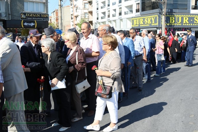 Akhisar'da 19 Eylül Gaziler günü törenle kutlandı 118