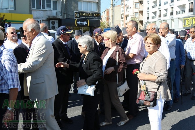 Akhisar'da 19 Eylül Gaziler günü törenle kutlandı 120