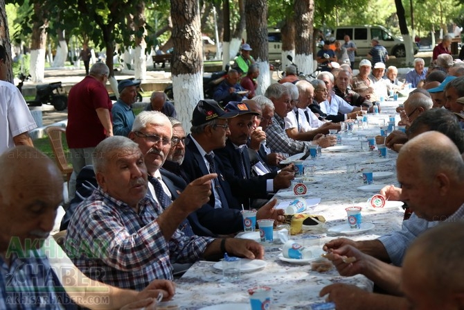 Akhisarlı Gaziler, protokol üyelerini kabul etti 14