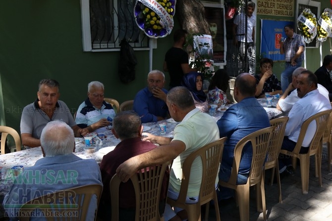 Akhisarlı Gaziler, protokol üyelerini kabul etti 18