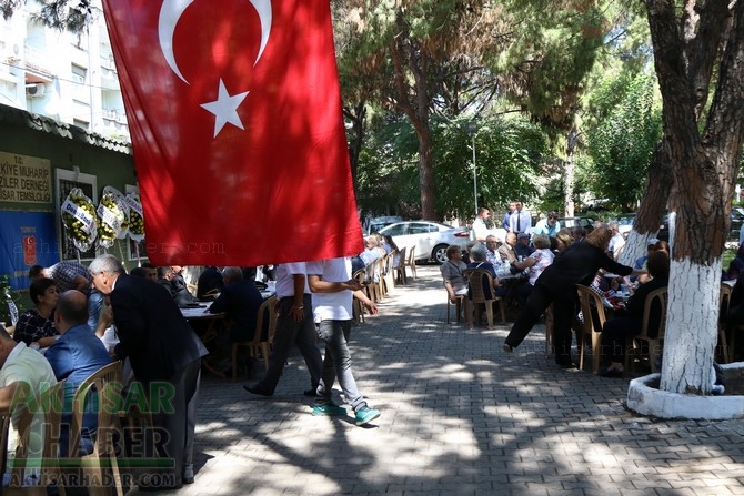 Akhisarlı Gaziler, protokol üyelerini kabul etti 22