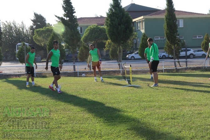 Akhisarspor Teknik Heyeti, Krasnodar maçı öncesi değerlendirmelerde bulu 15