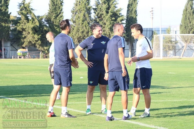 Akhisarspor Teknik Heyeti, Krasnodar maçı öncesi değerlendirmelerde bulu 16