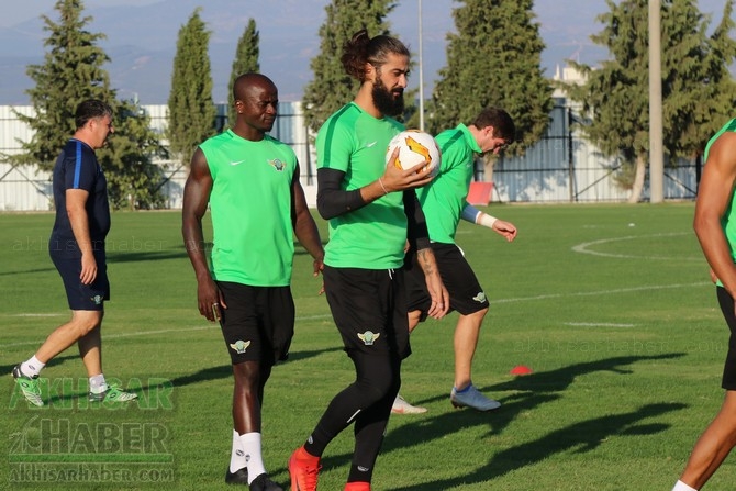 Akhisarspor Teknik Heyeti, Krasnodar maçı öncesi değerlendirmelerde bulu 23