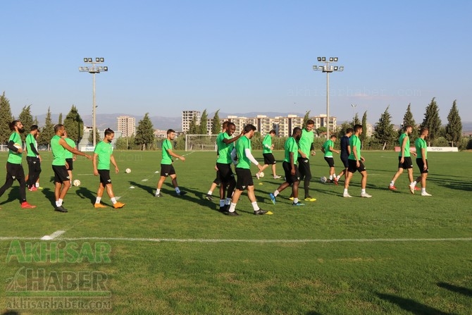 Akhisarspor Teknik Heyeti, Krasnodar maçı öncesi değerlendirmelerde bulu 25