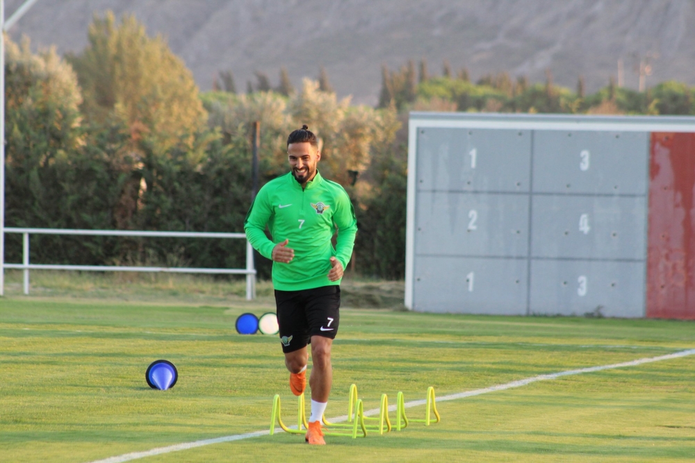 Cihat Arslan, Akhisarspor'un ilk idmanına çıktı 3