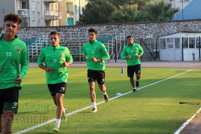 Akhisarspor, şehir stadyumunda çalışmalarını sürdürdü 11