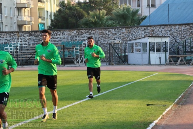 Akhisarspor, şehir stadyumunda çalışmalarını sürdürdü 12