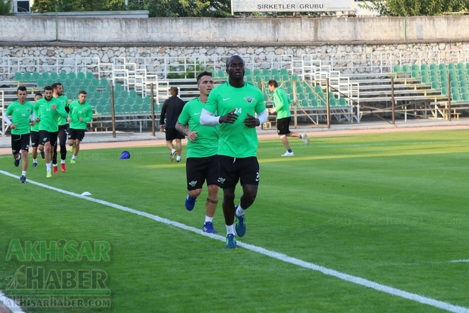 Akhisarspor, şehir stadyumunda çalışmalarını sürdürdü 18