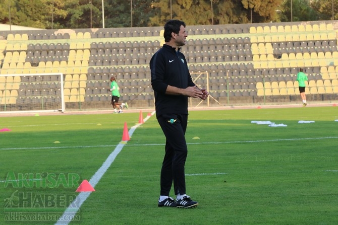 Akhisarspor, şehir stadyumunda çalışmalarını sürdürdü 21