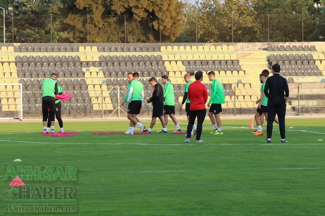 Akhisarspor, şehir stadyumunda çalışmalarını sürdürdü 22