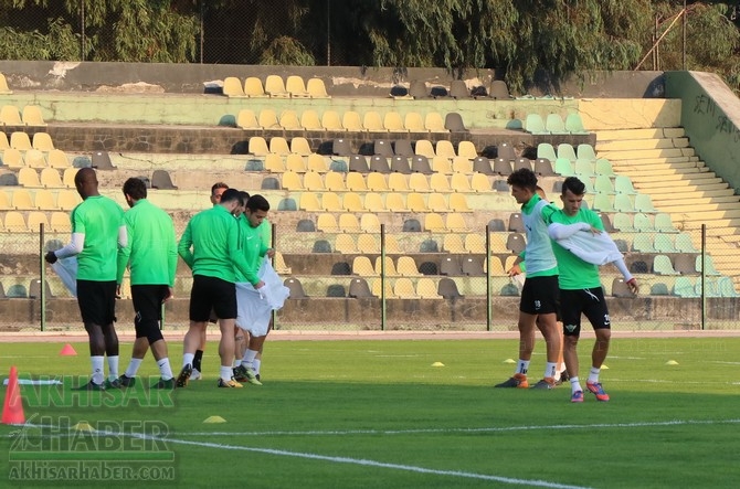 Akhisarspor, şehir stadyumunda çalışmalarını sürdürdü 23