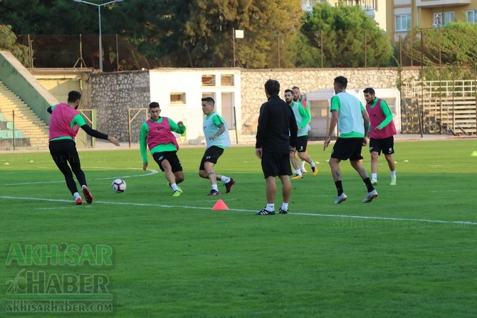 Akhisarspor, şehir stadyumunda çalışmalarını sürdürdü 26