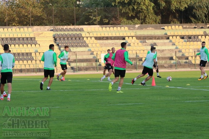 Akhisarspor, şehir stadyumunda çalışmalarını sürdürdü 27